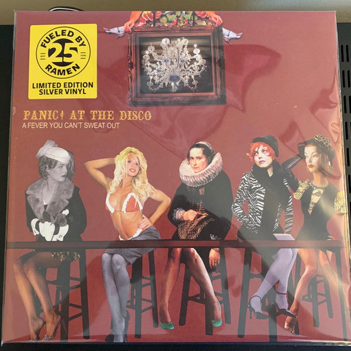 PANIC AT THE DISCO – FEVER YOU CAN’T SWEAT OUT : SILVER VINYL – LP