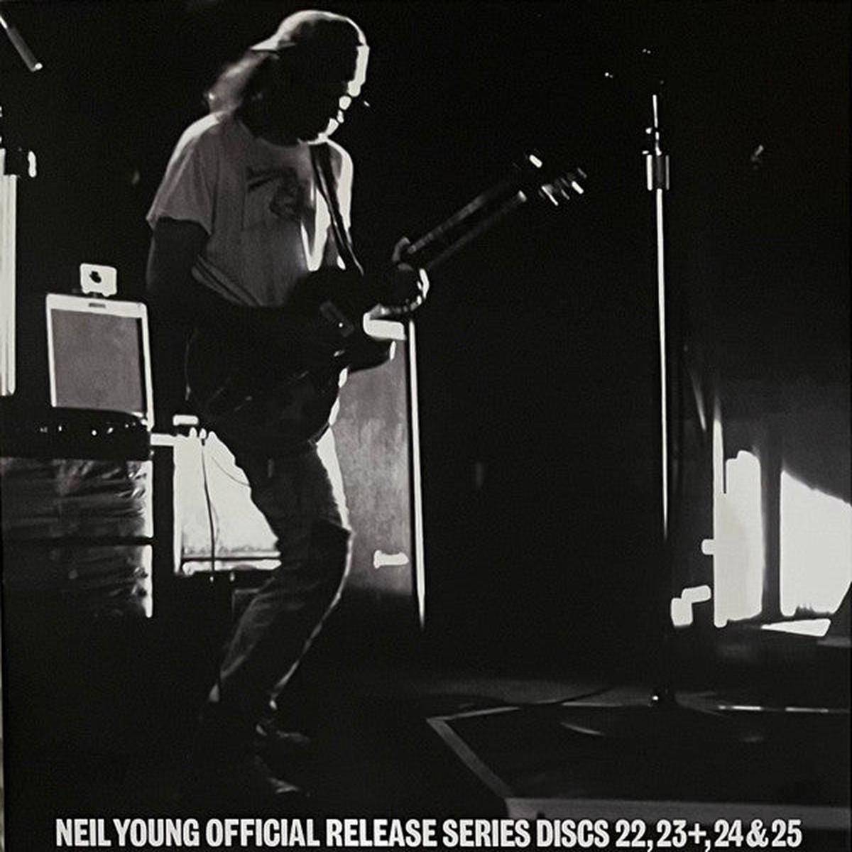 YOUNG, NEIL & CRAZY HORSE – RAGGED GLORY + 4 : 3LP (2023 REMASTER) – LP