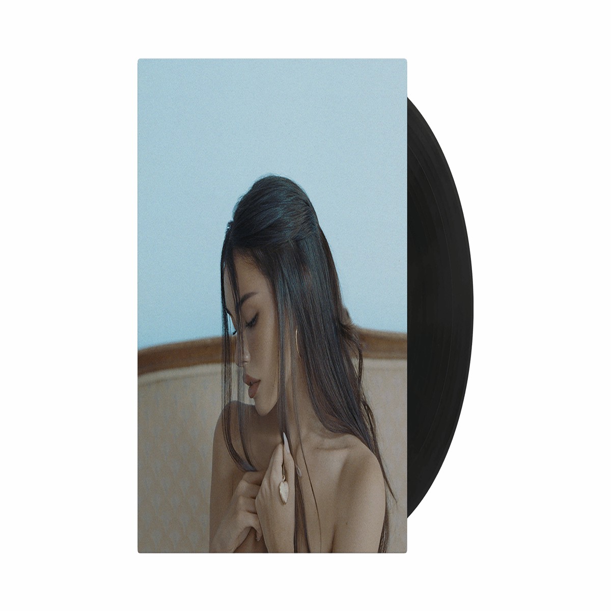 Madison Beer : Locket