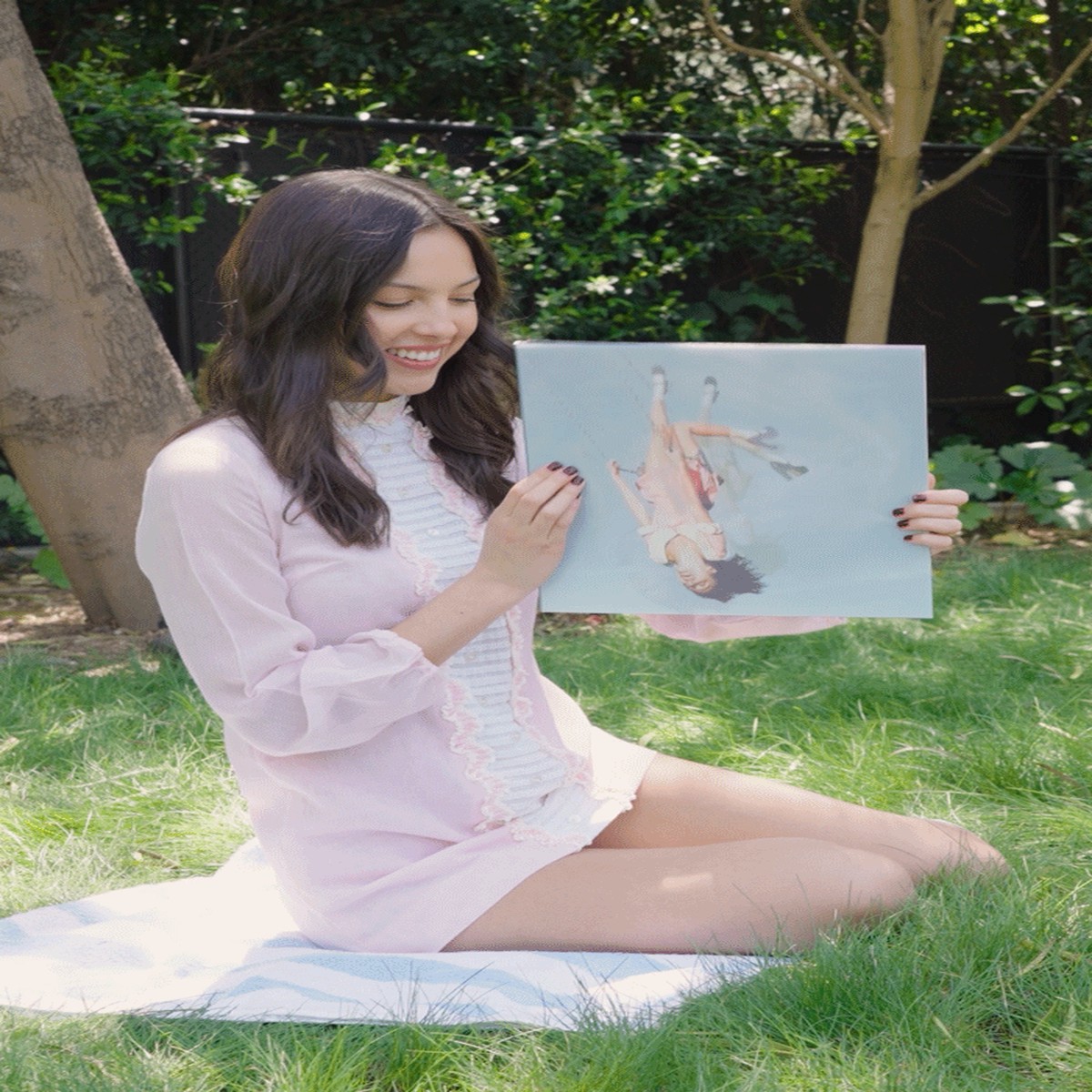Olivia Rodrigo : you seem pretty sad for a girl so in love (Lenticular Vinyl) (Exclusive to The Record Hub.com)