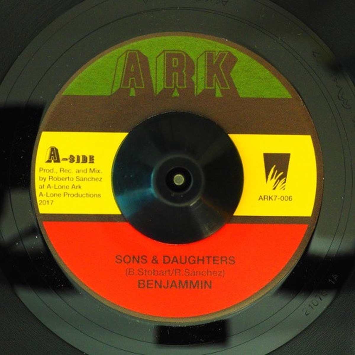Benjammin’ / Lone Ark Riddim Force – Sons & Daughters – 7″ Vinyl